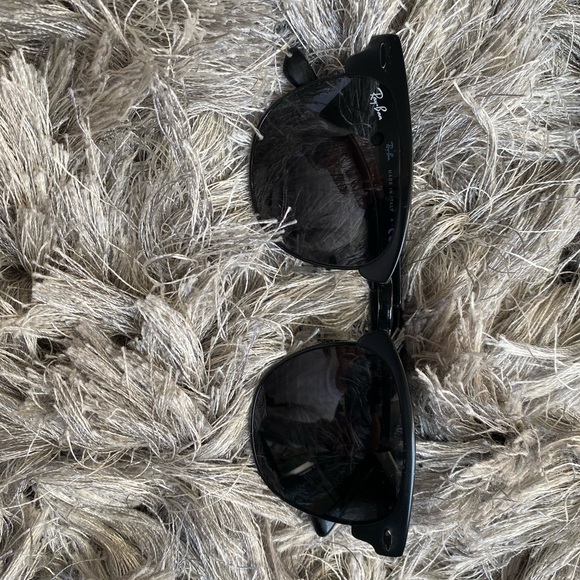 PRADA/ WILDFOX/ RAY BANS - Picture 2 of 14